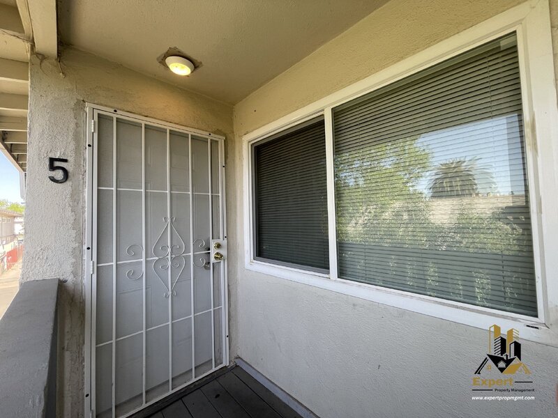 Sacramento Condo: 2319 Empress Street