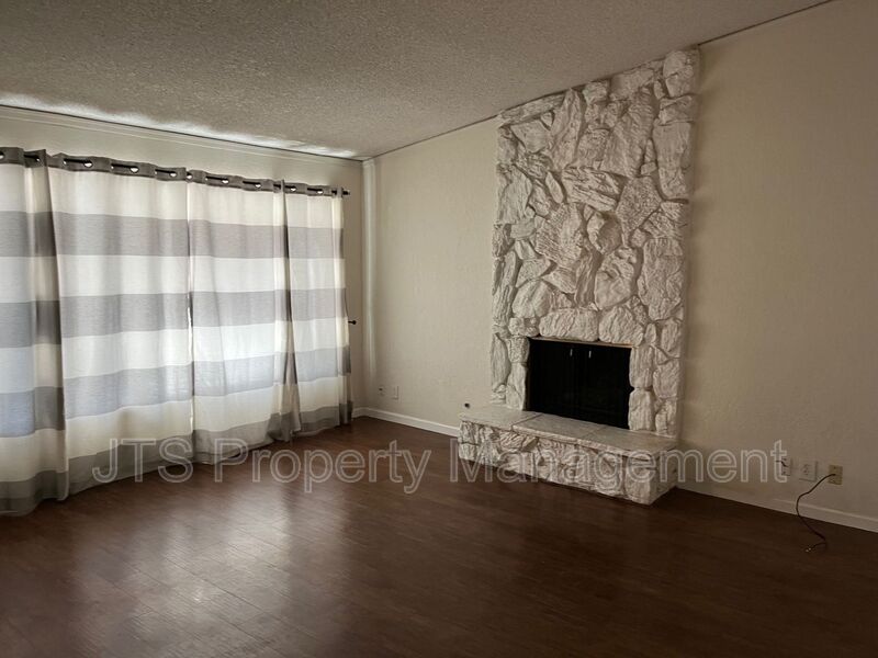 Orangevale House: 6830 Mellodora Drive