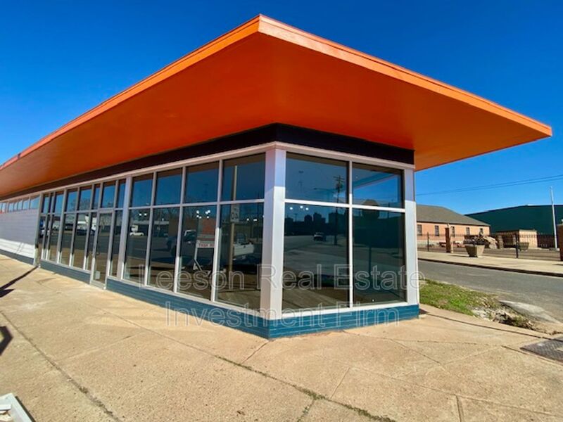 Shreveport House: 218-228 North Market Street