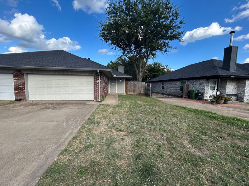 N. Richland Hills House: 6320 Holiday Ln