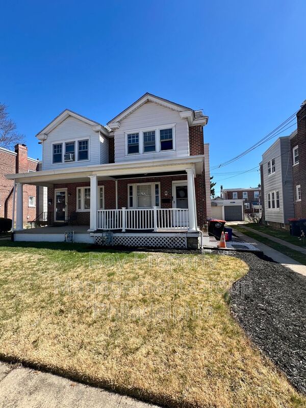 Chester House: 25 W Parkway Ave