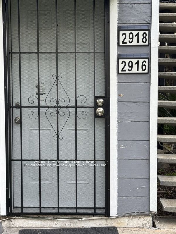 Oakland House: 2916 Filbert Street