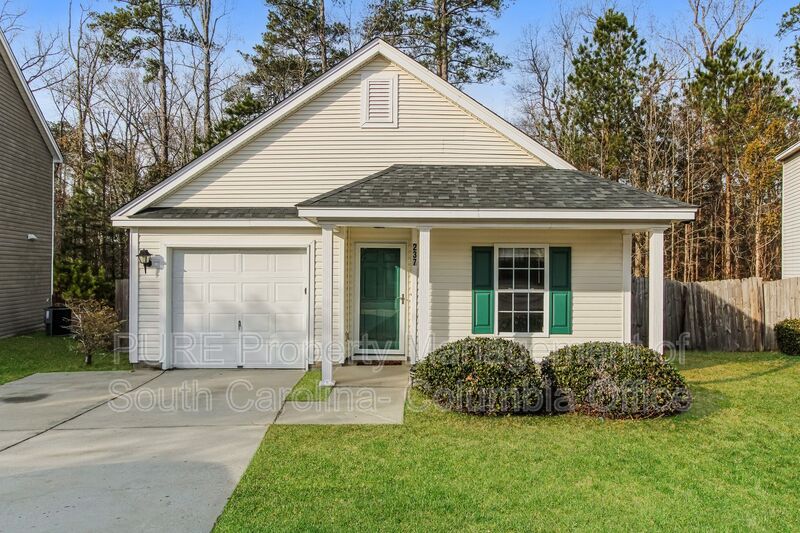 Columbia House: 237 Arbor Falls Dr