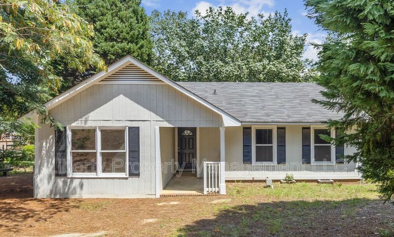 Fayetteville House: 512 Nottingham Drive