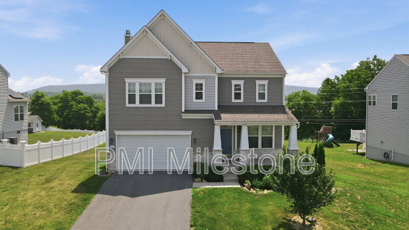 Harpers Ferry House: 371 Lookout Mountain Ct