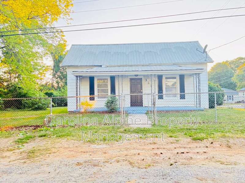 Gastonia House: 321 N Poplar St
