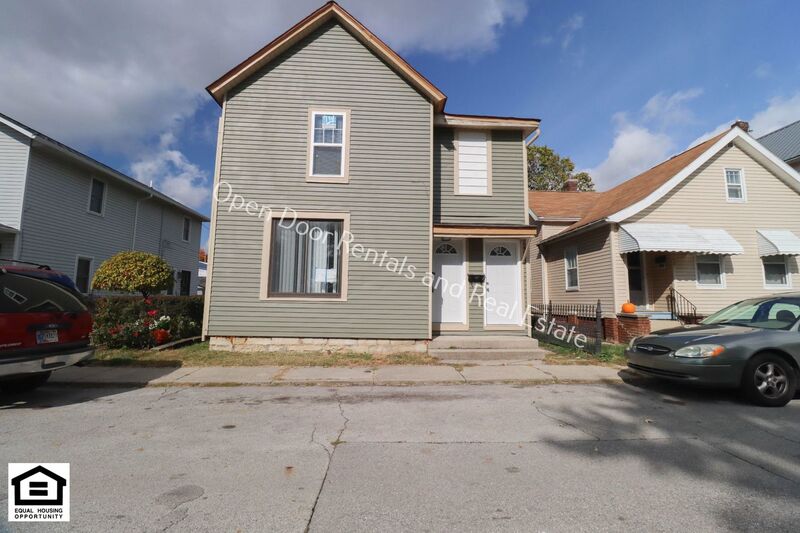 Fort Wayne House: 506 1/2 5th St