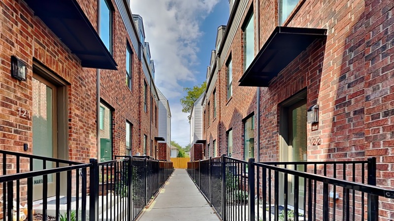 Dallas Condo: 129 E Oscar Dr