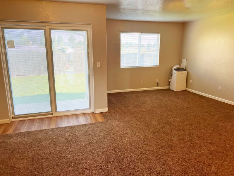 Photo 10 of rental home at 782 North Cloverleaf Loop