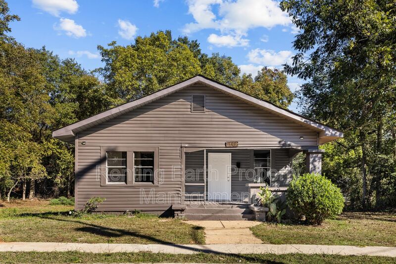 Birmingham House: 2309 Eufaula Ave