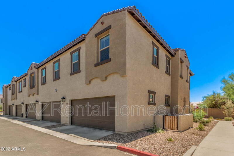 Chandler Townhome: 155 N Lakeview Blvd