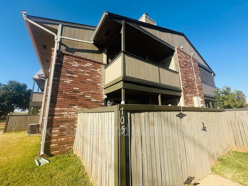 Oklahoma City Condo: 11413 Springhollow Rd