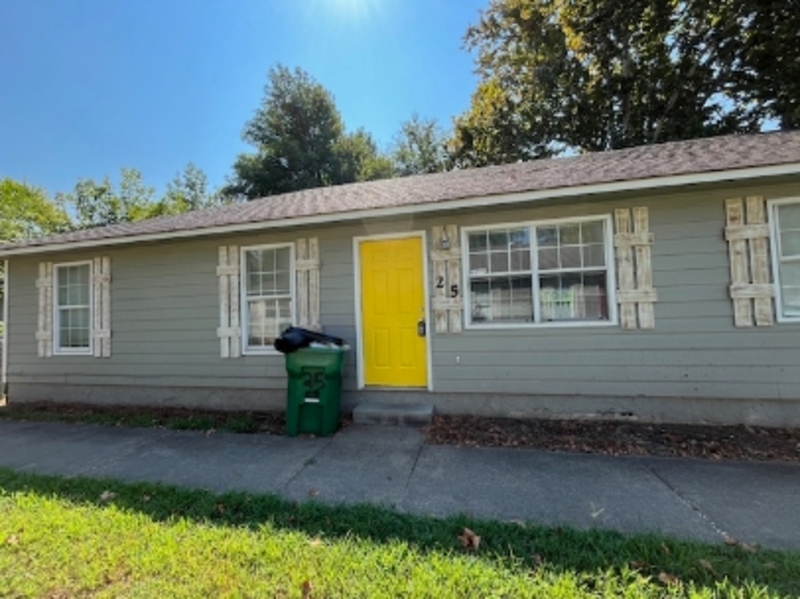 Austin House: 25 Opal Mae
