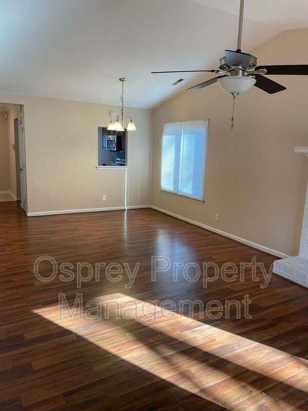 Charming 3-Bedroom Home with Garage in Virginia Beach - Photo 8