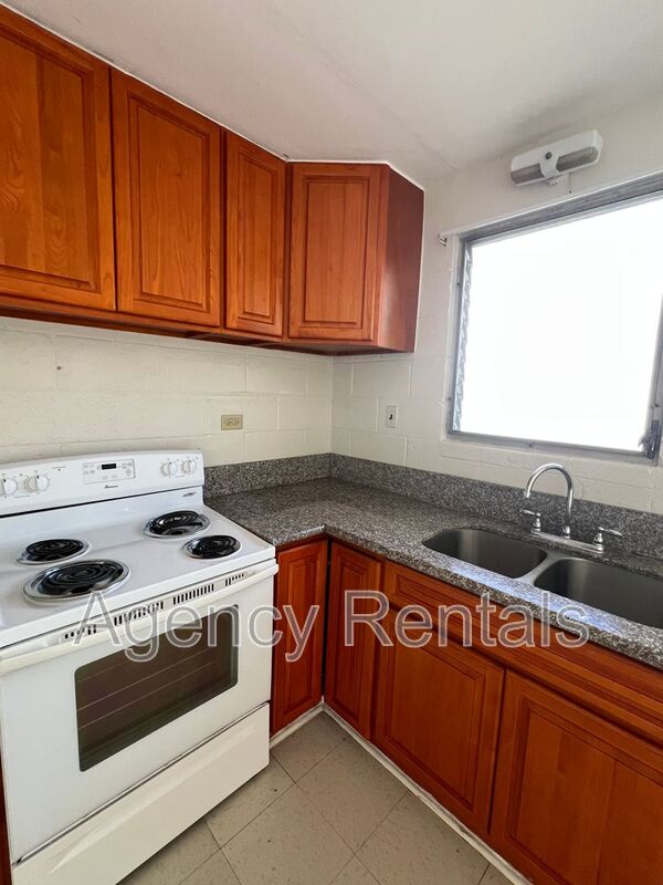 Honolulu Condo: 2733 Kaaha Street