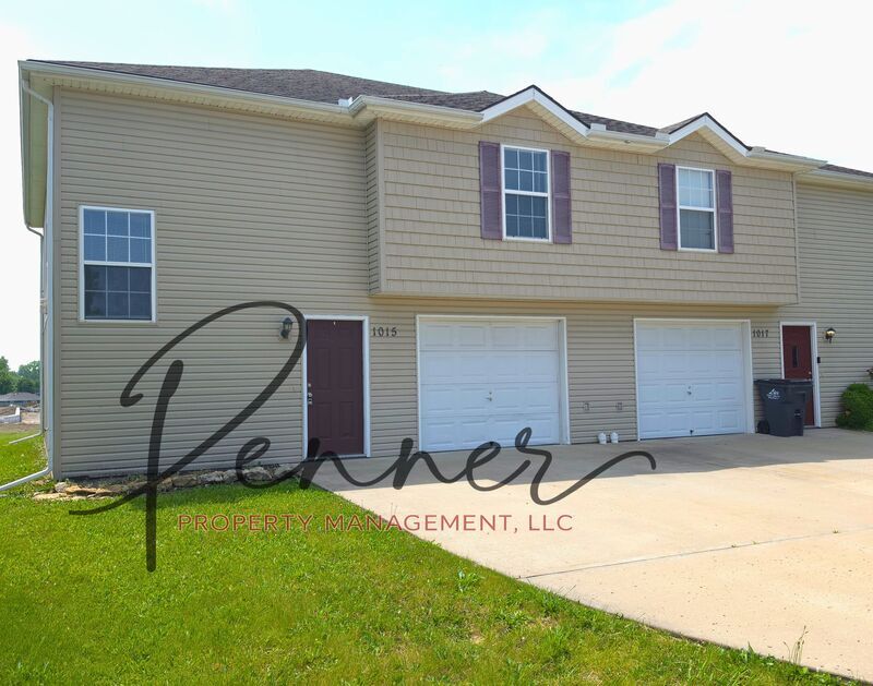 GRAIN VALLEY House: 1015 NW WILLOW DR
