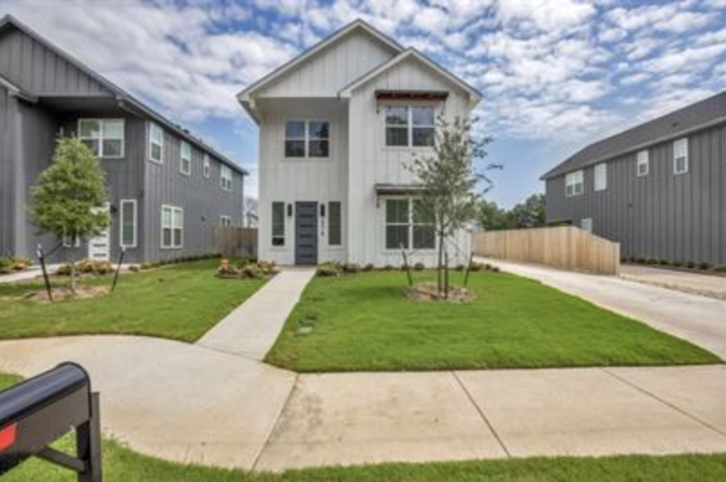 Waco House: 2318 South 4th Street - 1