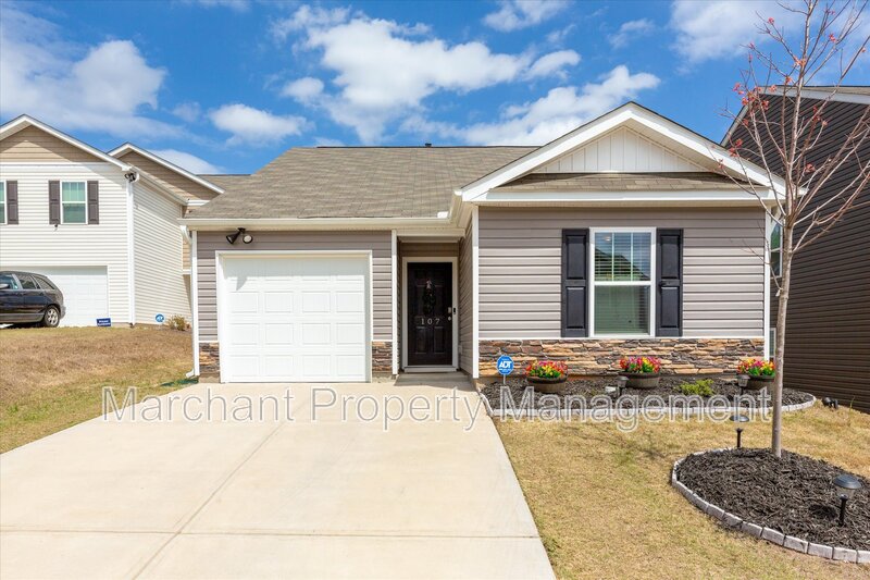 Easley House: 107 Mable Leaf Lane