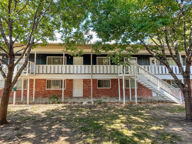 Lincoln Condo: 4709 Gladstone St.