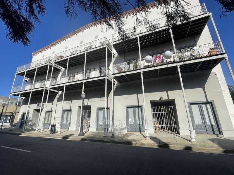 Mobile Condo: 412-E Dauphin St