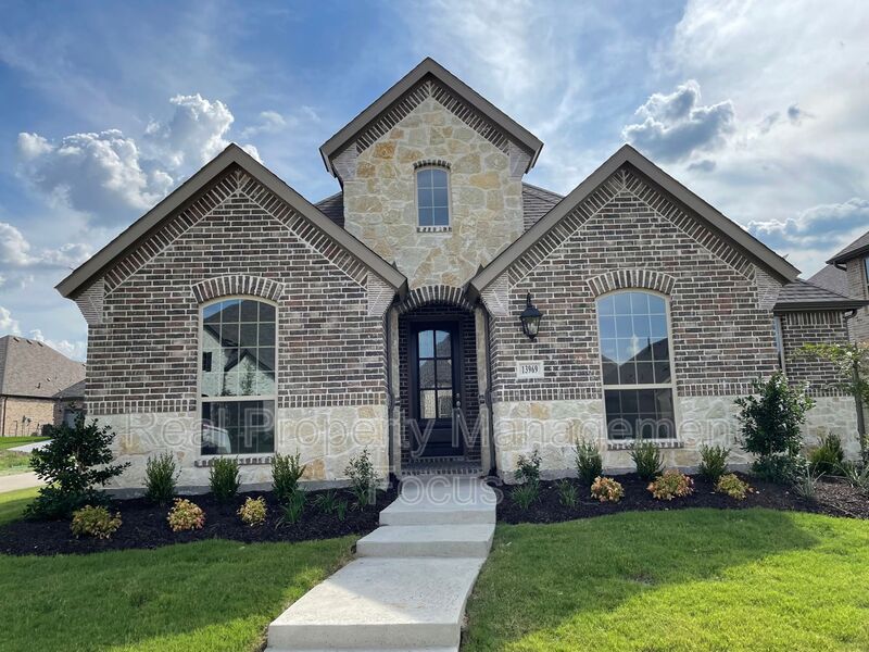 Frisco House: 13969 Falcon Ranch Dr