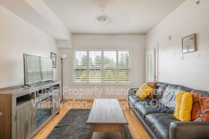 Bellingham House: 512 Darby Drive