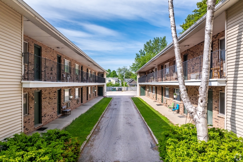 Green Bay Condo: 1142 East Walnut Street - S
