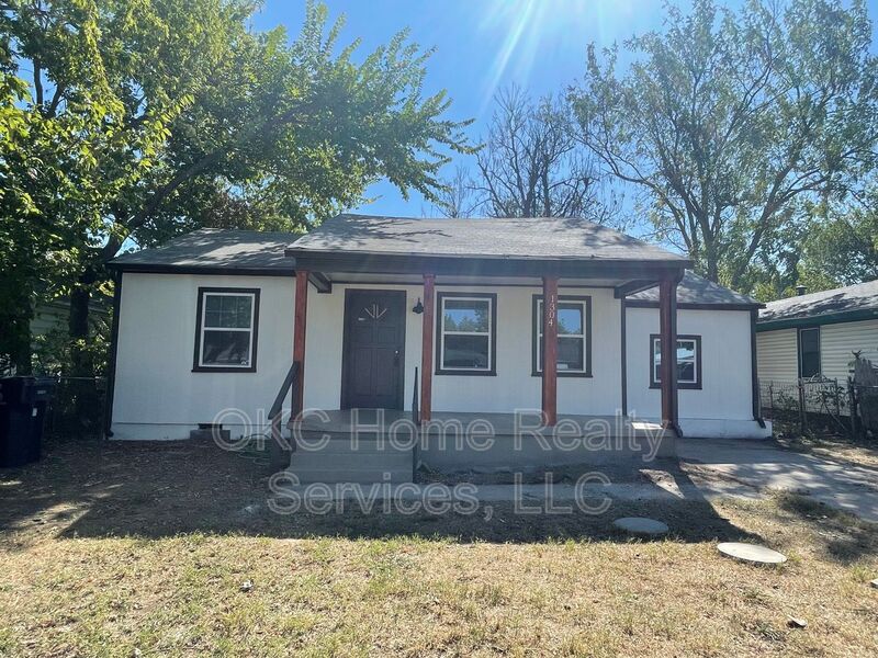 Oklahoma City House: 1304 NW 99th St.