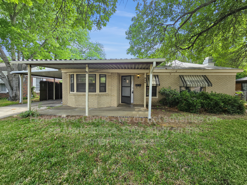 River Oaks House: 920 Yale St