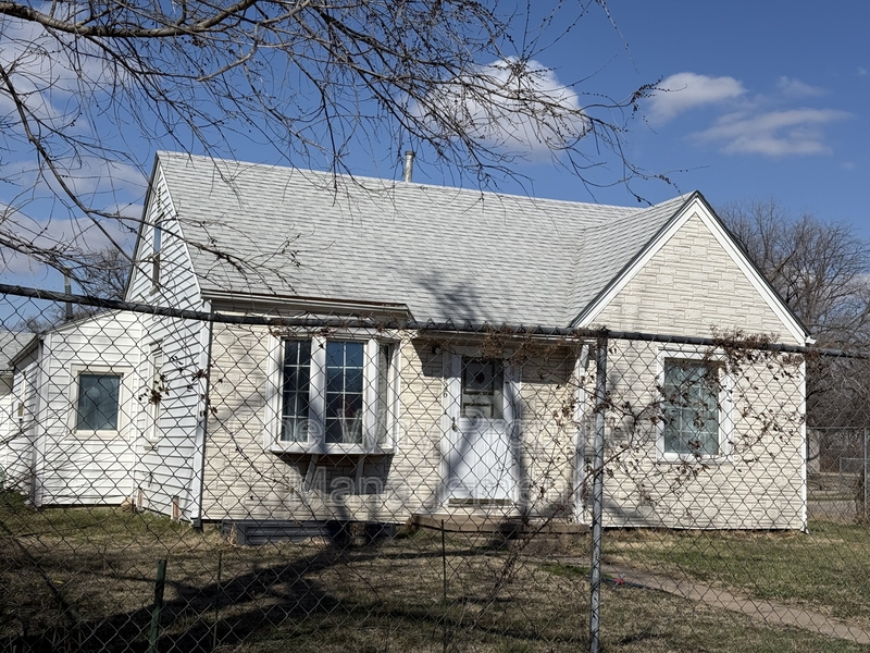 Wichita House: 1926 East 24th St North