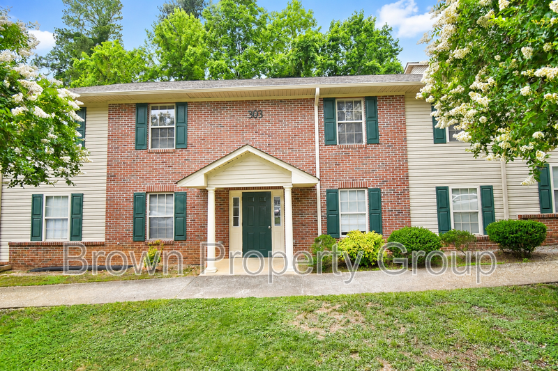 Fayetteville House: 303-101 Hinsdale Ave