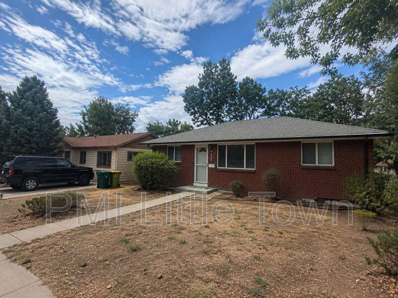 Littleton House: 5561 South Cedar Street