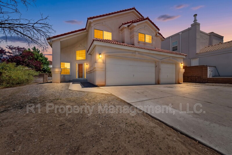 Albuquerque House: 8908 Henriette Wyeth Drive NE