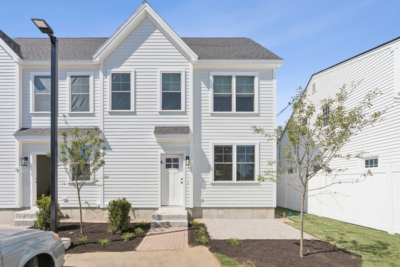 Kennebunk Condo: 1 Hoxton Lane