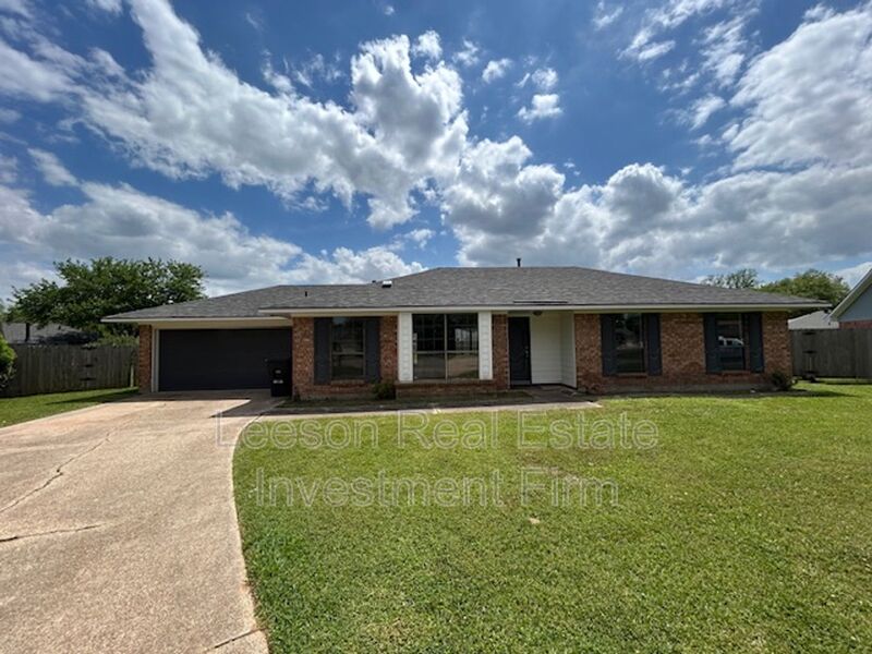 Bossier City House: 5410 Mary Dr.