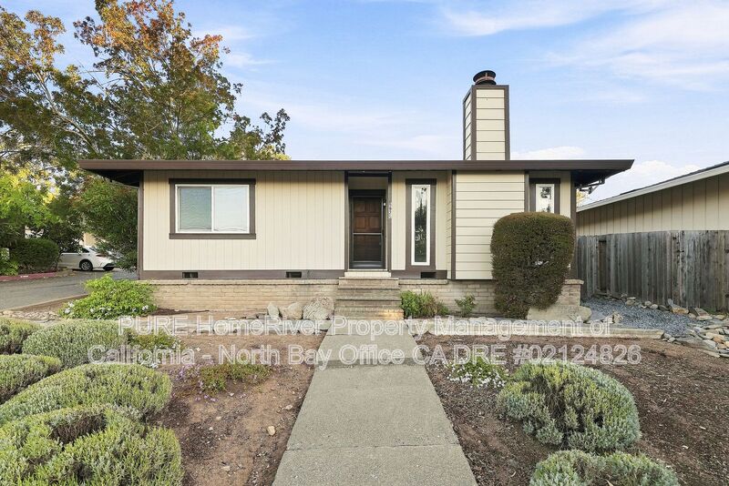 Santa Rosa House: 5925 Montecito Blvd