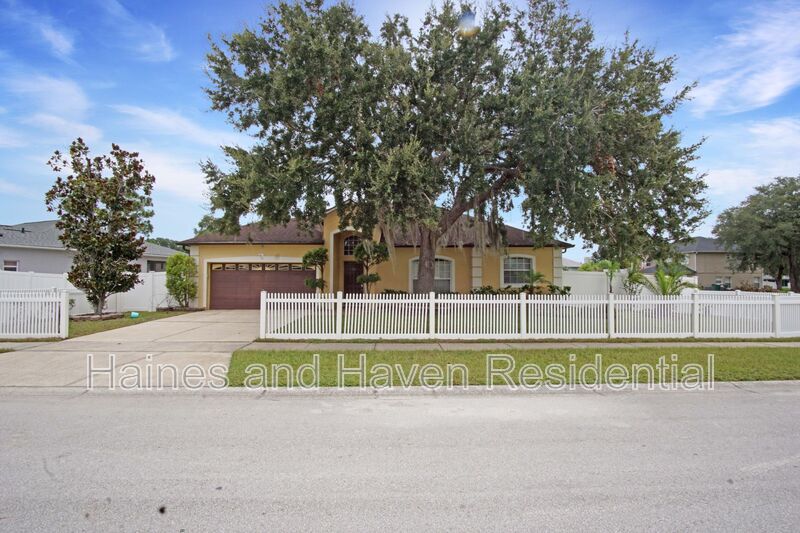 Kissimmee House: 413 Marlberry Leaf Ave
