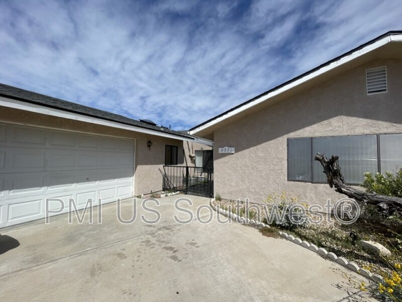 Bullhead City House: 3371 Sharon Ln