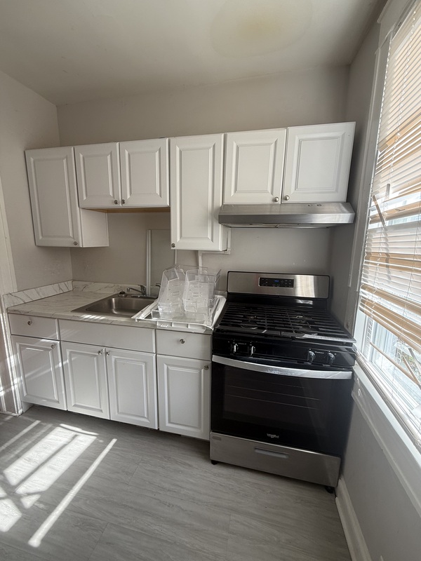 Baltimore House: 74X Melville Ave