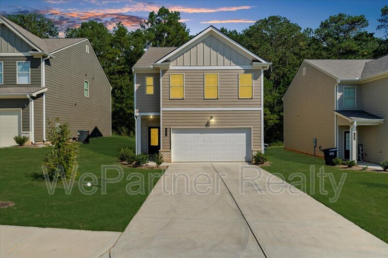 Calhoun House: 311 Harrison Dr.