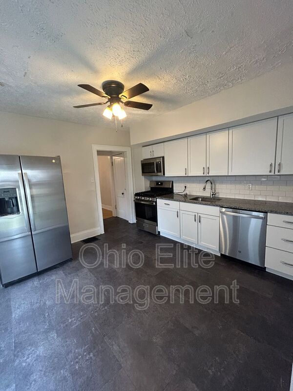 Columbus House: 2229 E 5th Ave