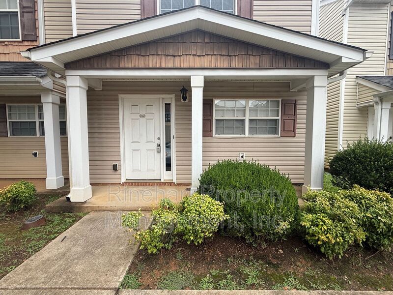 Rock Hill House: 760 Tavern Ct