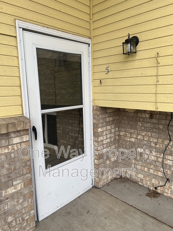 Evans Condo: 3711 Carson Avenue - 5