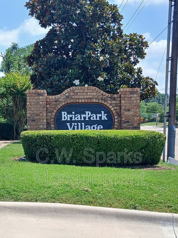 Plano Condo: 2500 E Park Blvd
