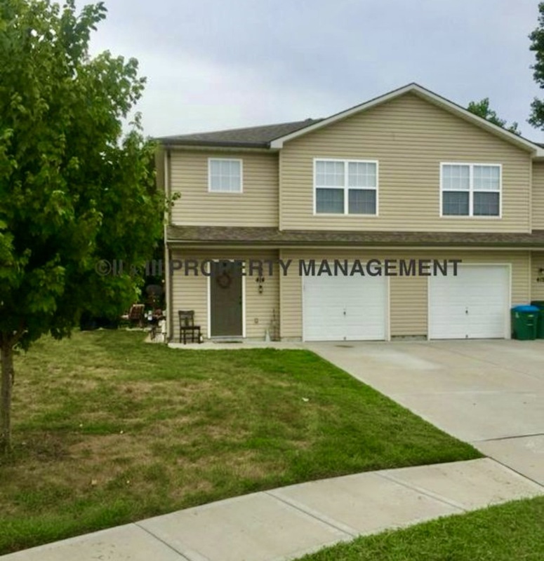 Raymore House: 409 S Darrowby Dr