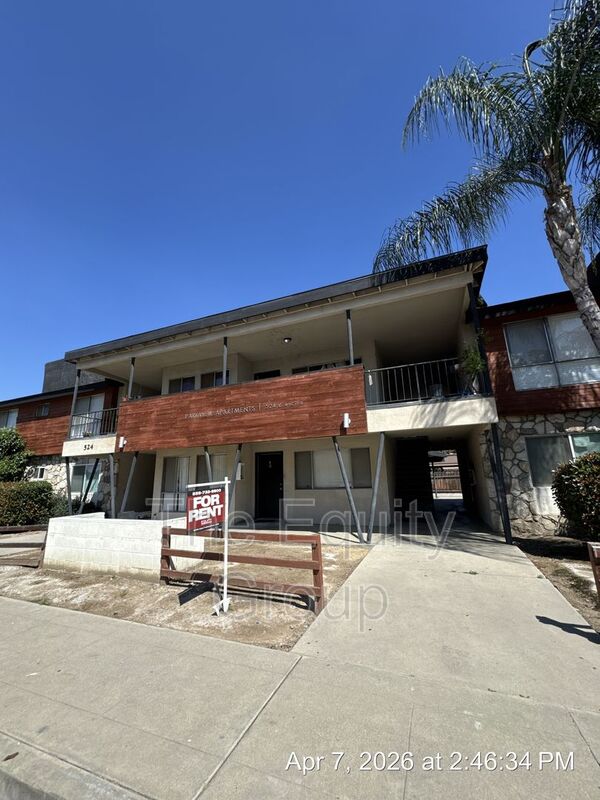 Visalia Condo: 524 South Encina Street