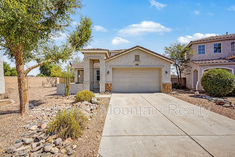 Maricopa House: 44967 W Sage Brush Dr