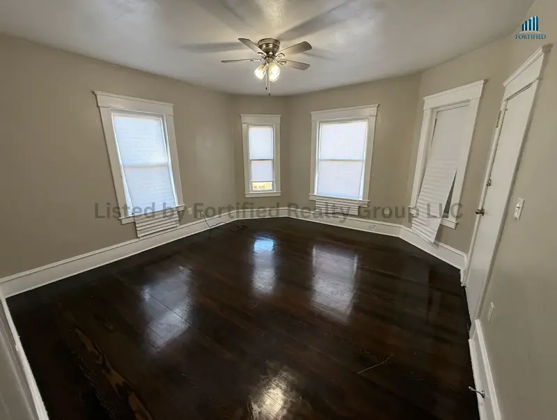 Fall River Condo: 170 King St