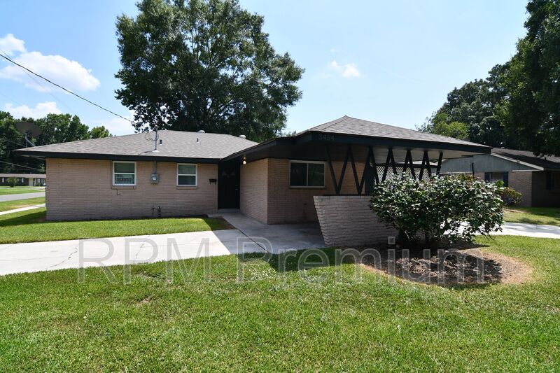 Baker House: 3454 Harrison St