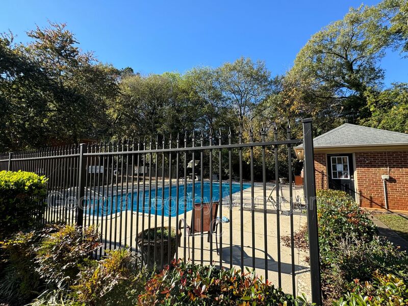 athens House: 1688 Prince Avenue